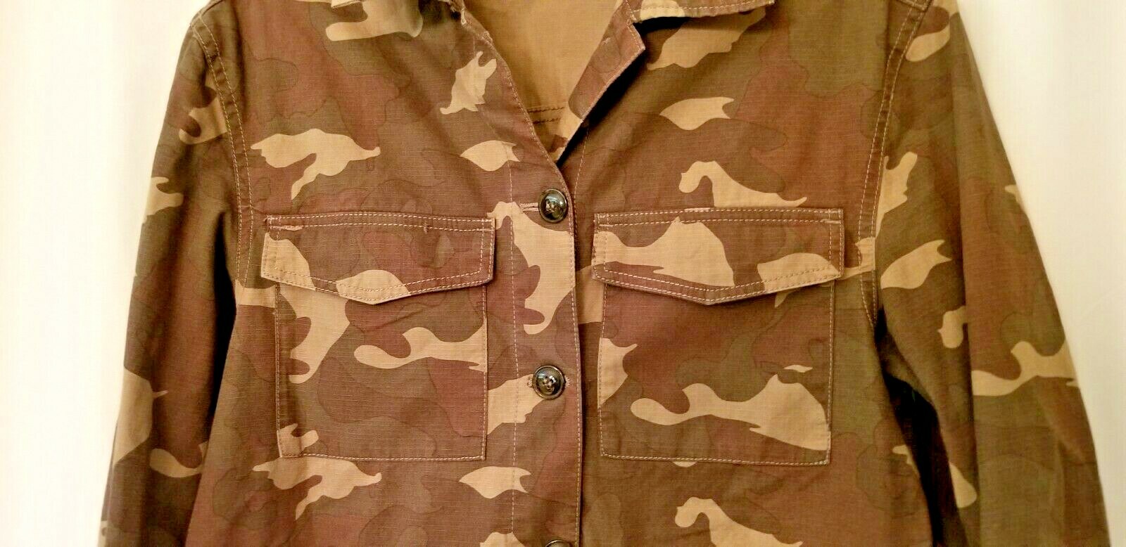 Camouflage Women’s Jacket Pockets Long Sleeve Button Front Size 2
