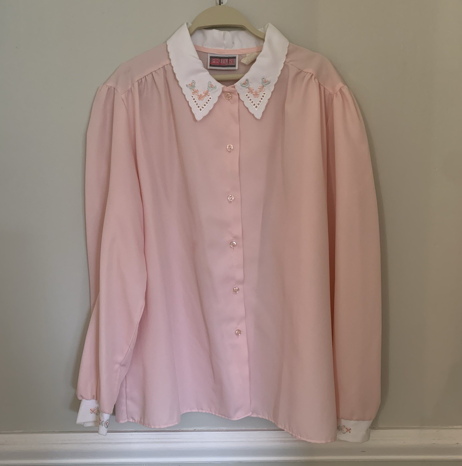 Picture Perfect Pink Embroidered Collar Button-Up Long Sleeve Blouse L Vintage