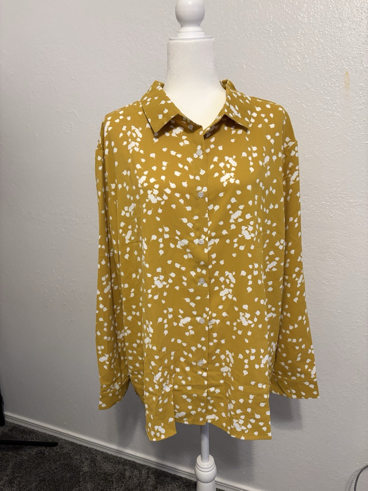 DOKOTOO Women’s 2XL Mustard Yellow Floral Button Front Long Sleeve Blouse NWT
