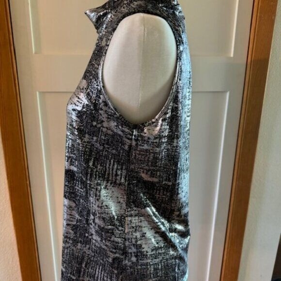 ESPRESSO LA Metallic Sleeveless Stand-Up Collar Tunic Top Black and Silver Sz L
