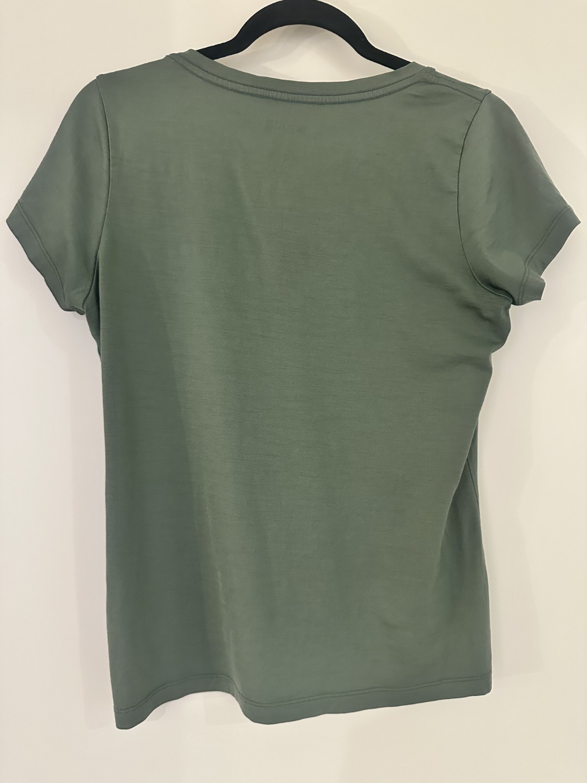 Wool& Merino Wool Women’s Ruched V-Neck MED GREEN