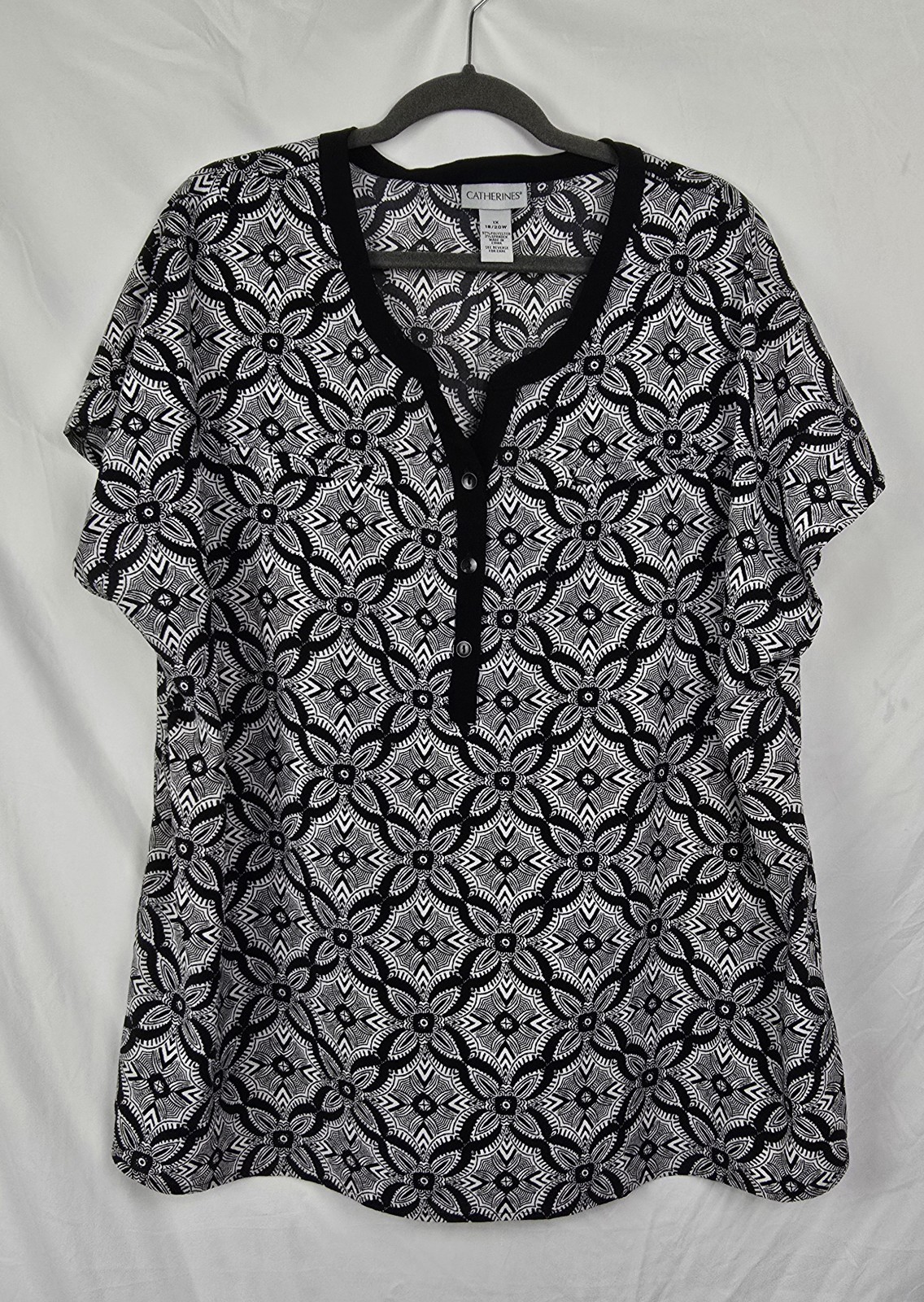 Catherines Dark Floral Romantic Cap Sleeve Henley Boxy Top Women’s sz 1X