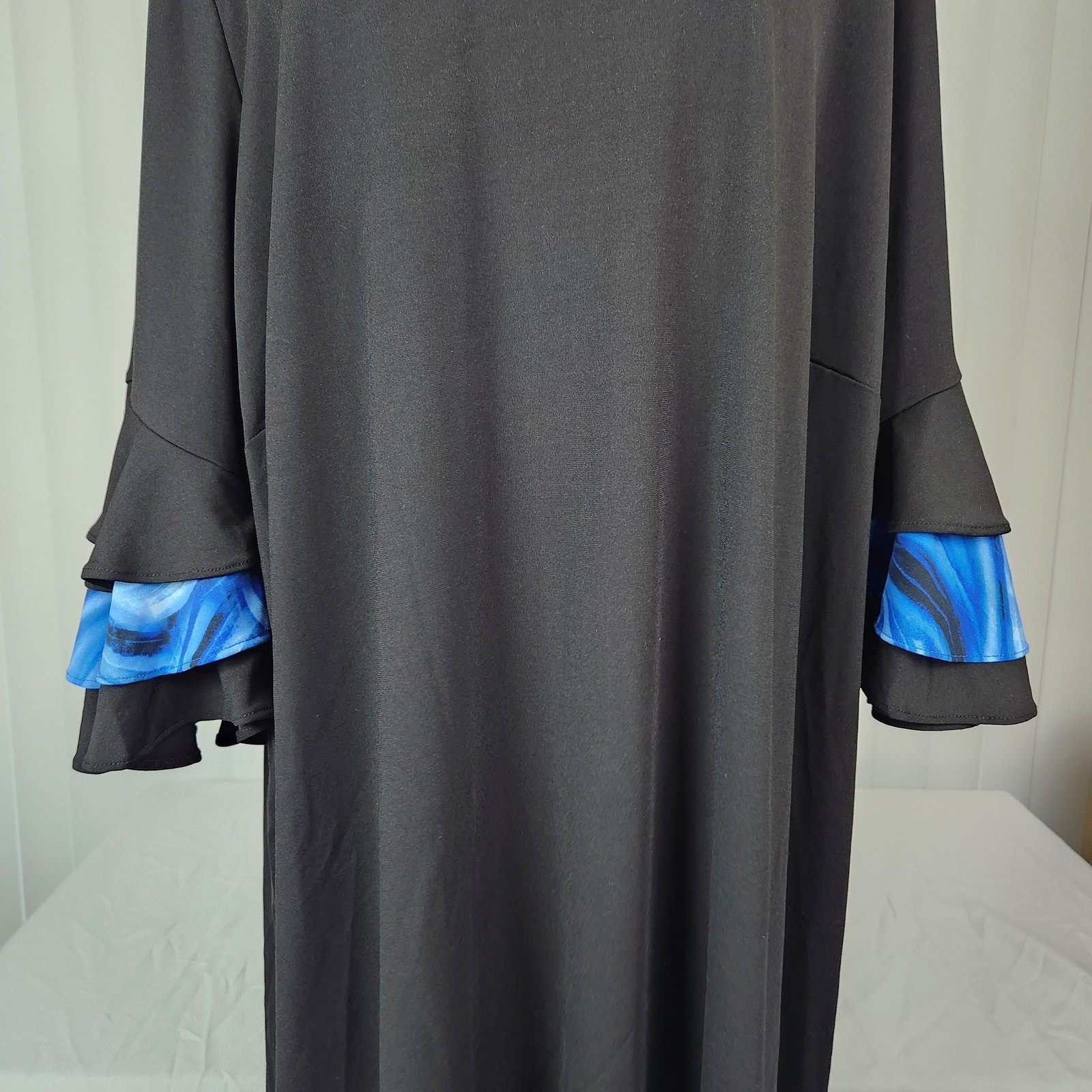 Avenue Studio Tunic Gabby Bell Sleeve in Black Women’s Plus Size 22/24 New