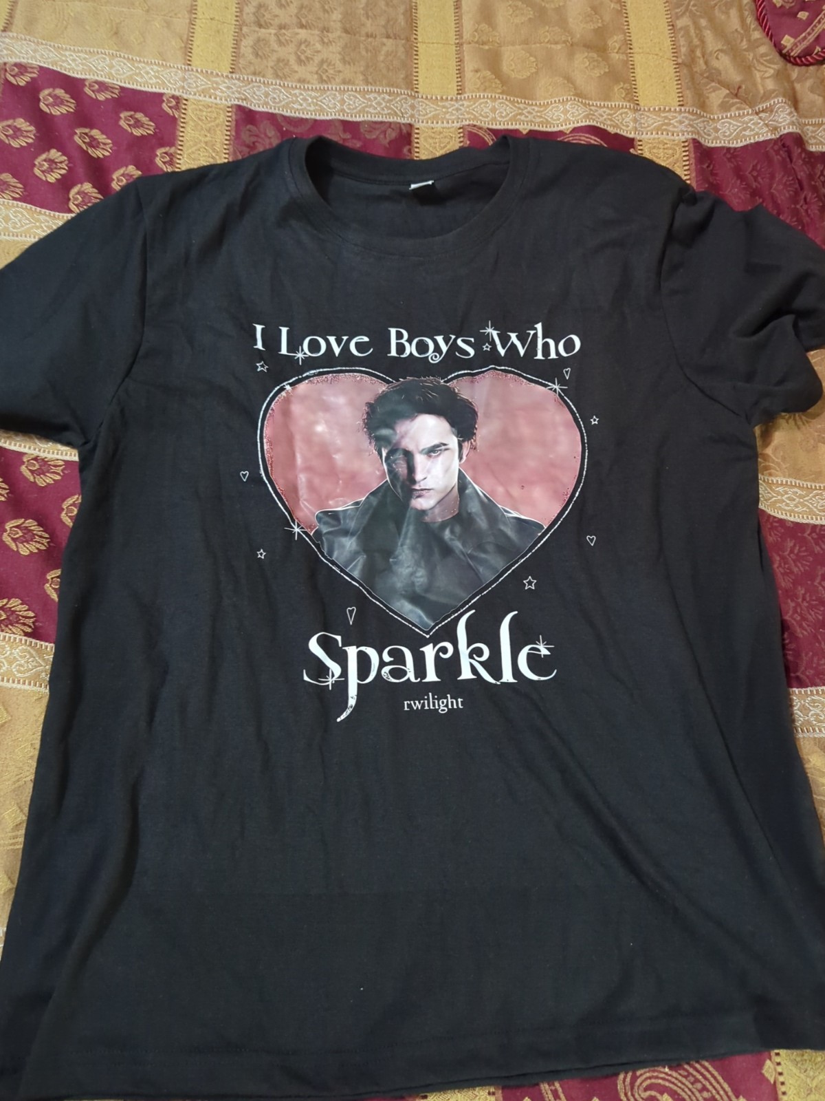 Twilight Edward Cullen ‘I Love Boys Who Sparkle’ Graphic Shirt Black Adult Large