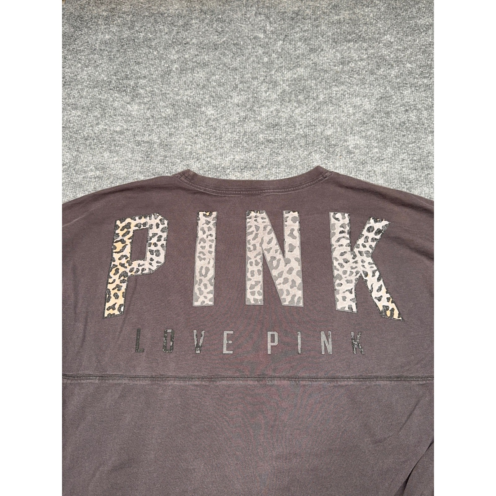 PINK Victoria’s Secret Spirit Jersey Women L Faded Plum Leopard Print Good Logo