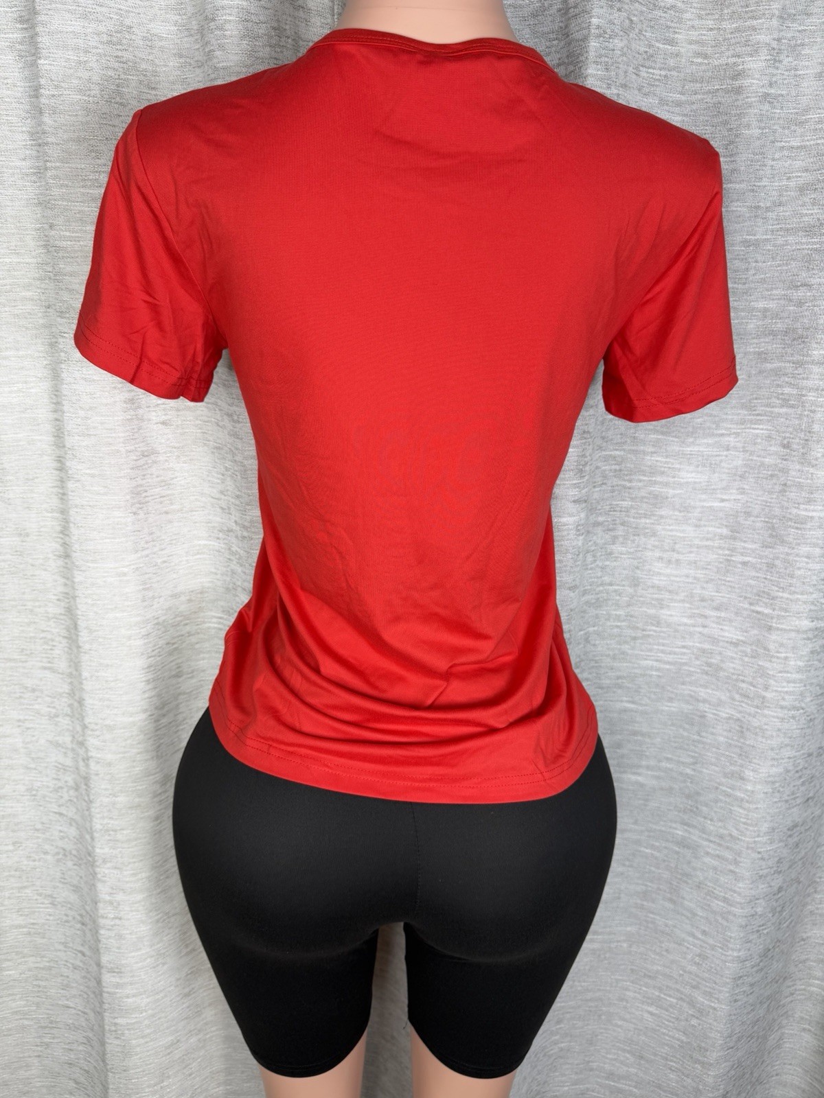 Women’s Red Crew Neck Short Sleeve Leopard Heart Graphic Stretch Knit Tee M