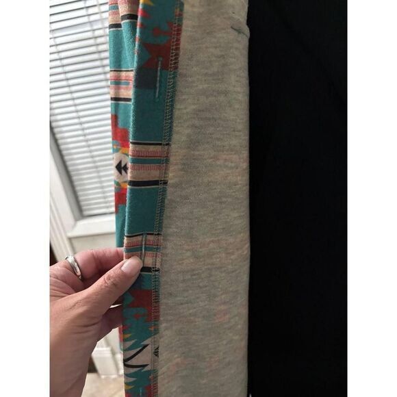 Sunshine and Rodeos Aztec print shacket size M