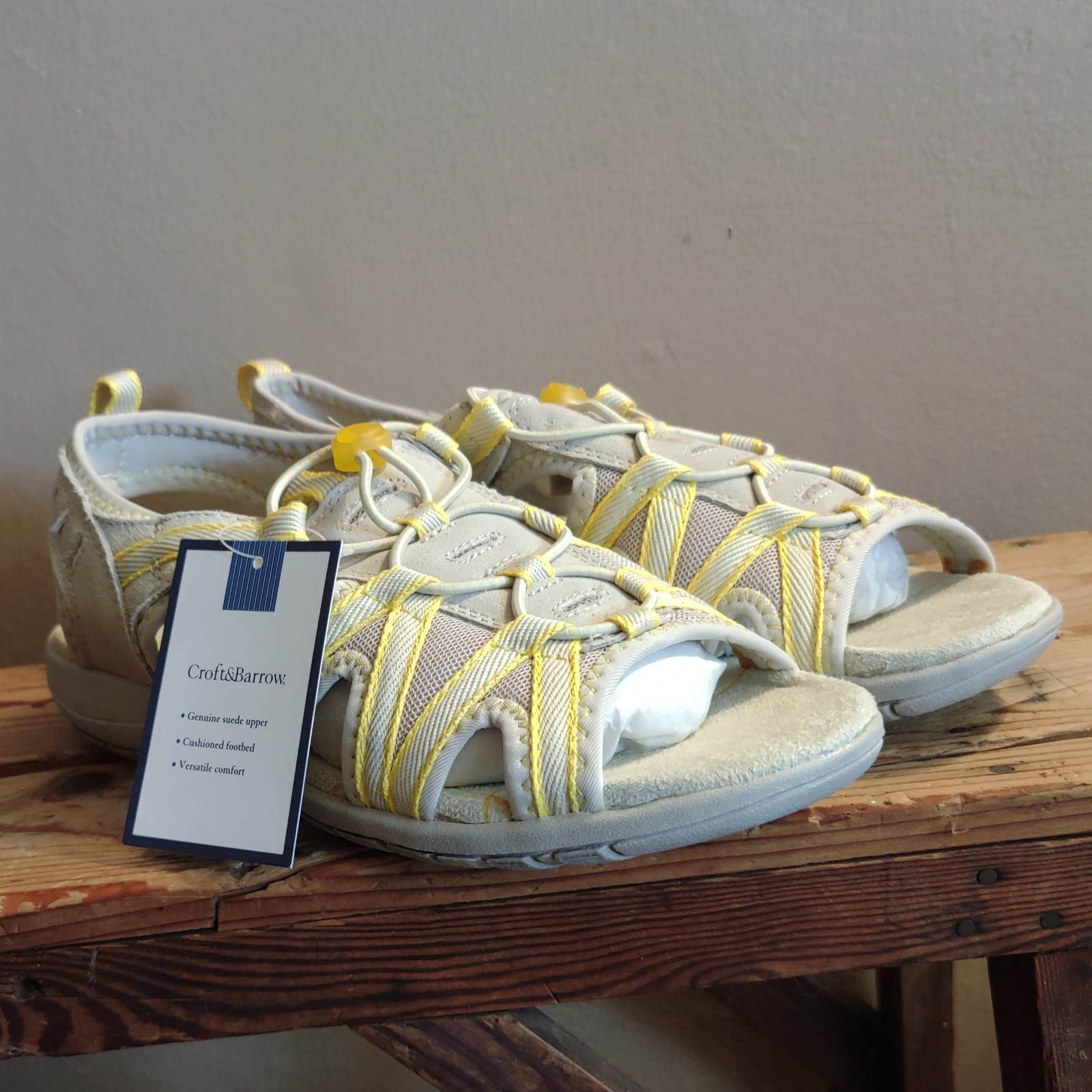 Croft & Barrow New with Tags Hiking/Sandals/Shoes Size 8 Gray/Yellow
