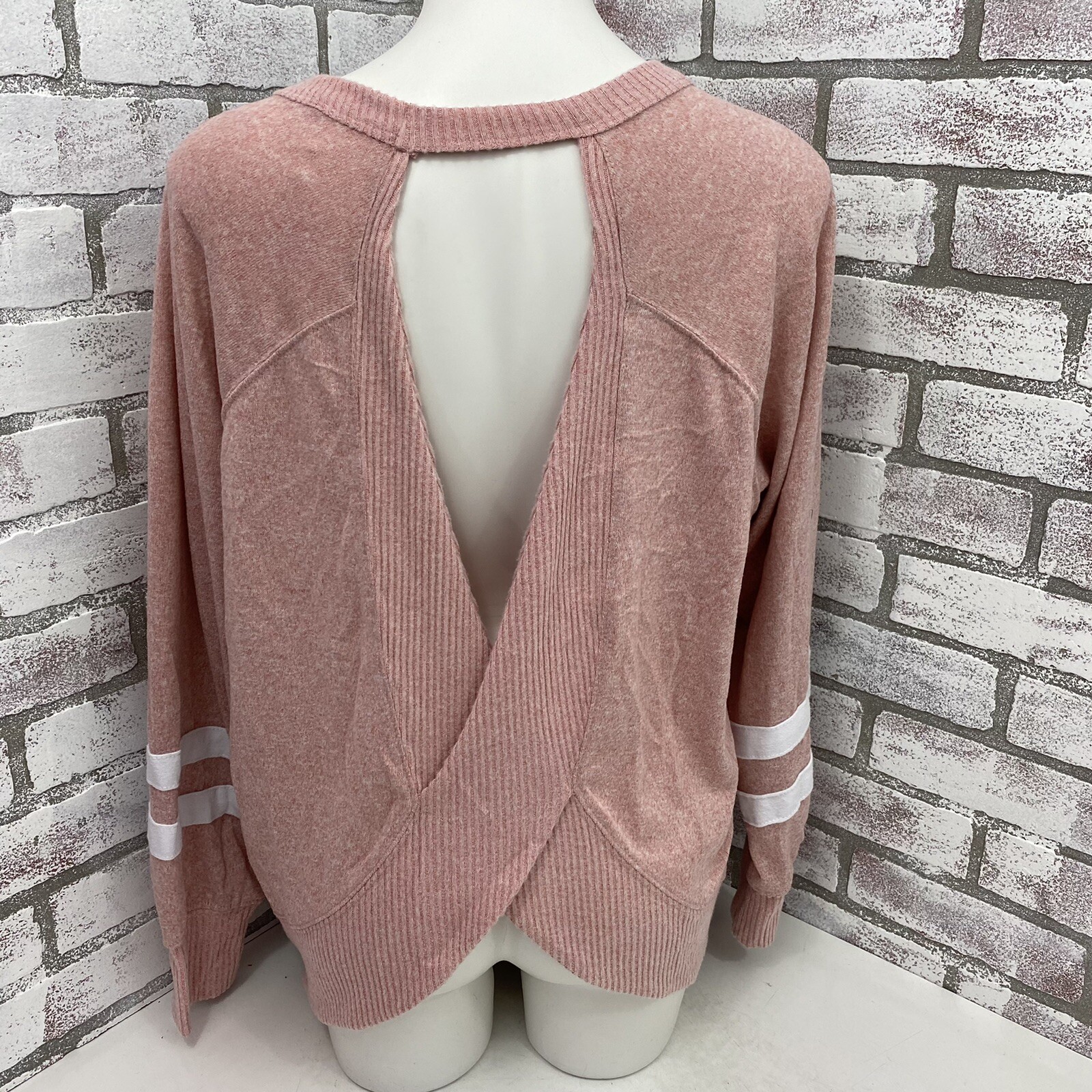 No Boundaries Top Womens XL 15 – 17 Open Back Varsity Pink Pocket Athleisure