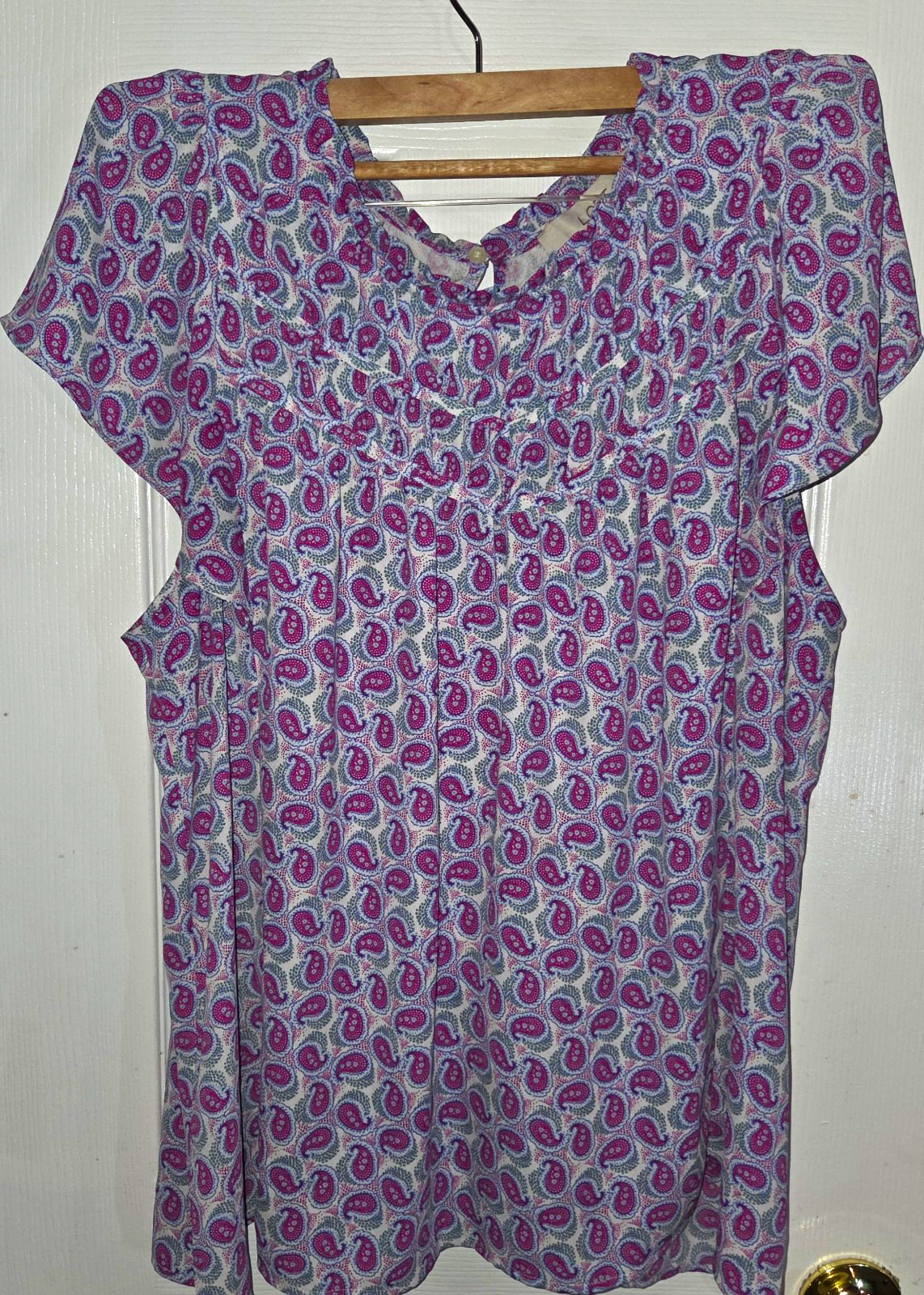 LOFT Women’s XL Paisley Blouse Short Sleeve Round Neck Button White Pink Blue