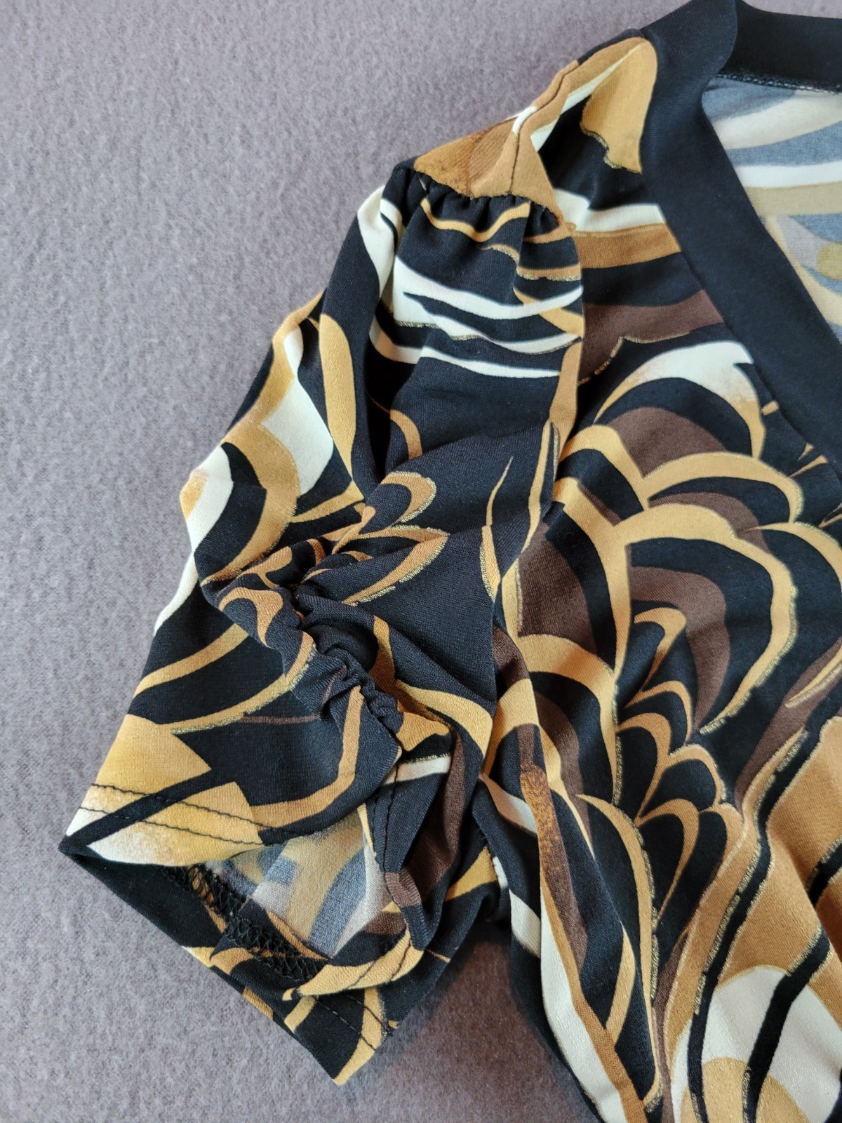 Byer California B Wear Womens Y2K Short Sleeve Vneck Geometric Blouse Medium