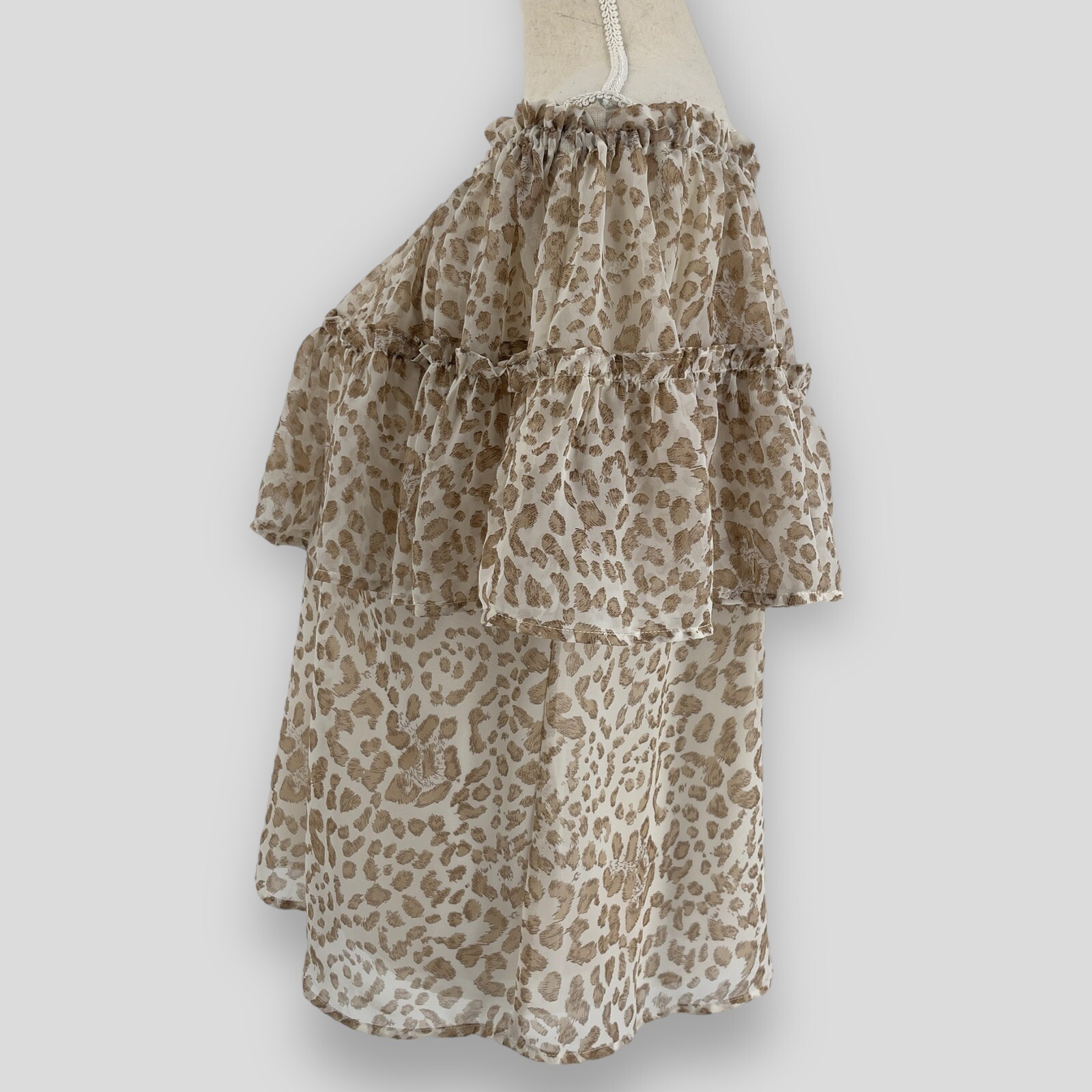 Entro Off Shoulder Flounce Top Womens Animal Print Flowy Short Sleeve Blouse M