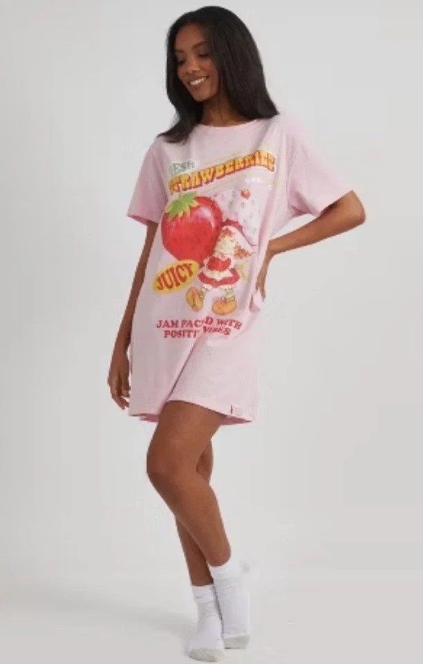 Strawberry Shortcake Women’s XS Oversized Graphic T-Shirt Dress Sleepshirt Pink