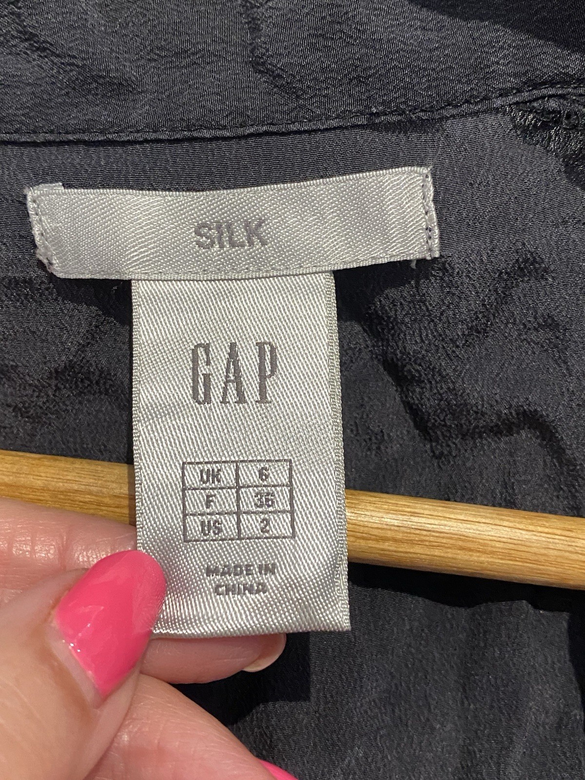 Gap Black Silk Bow Tie Neck Long Sleeved Shirt Top Blouse Size 6