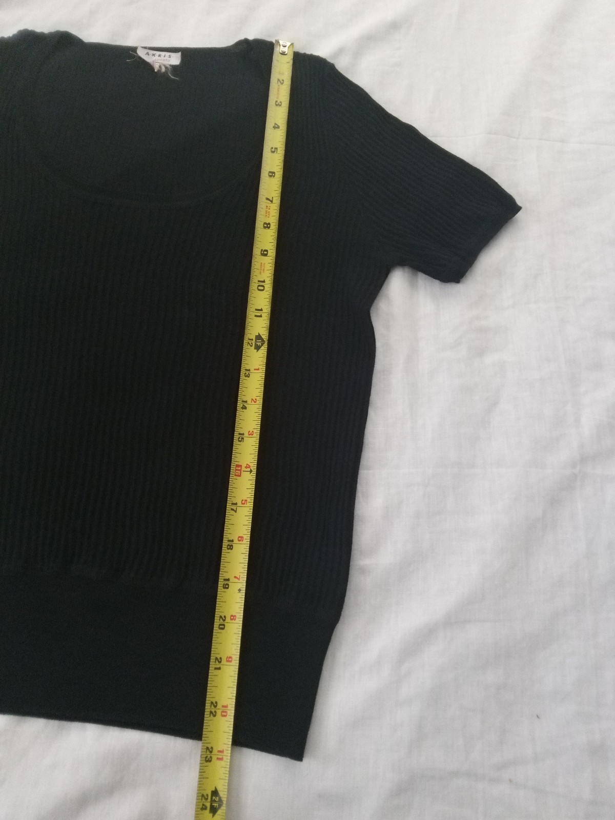 Akris Punto Women’s Black Ribbed Short Sleeve Top Size 12