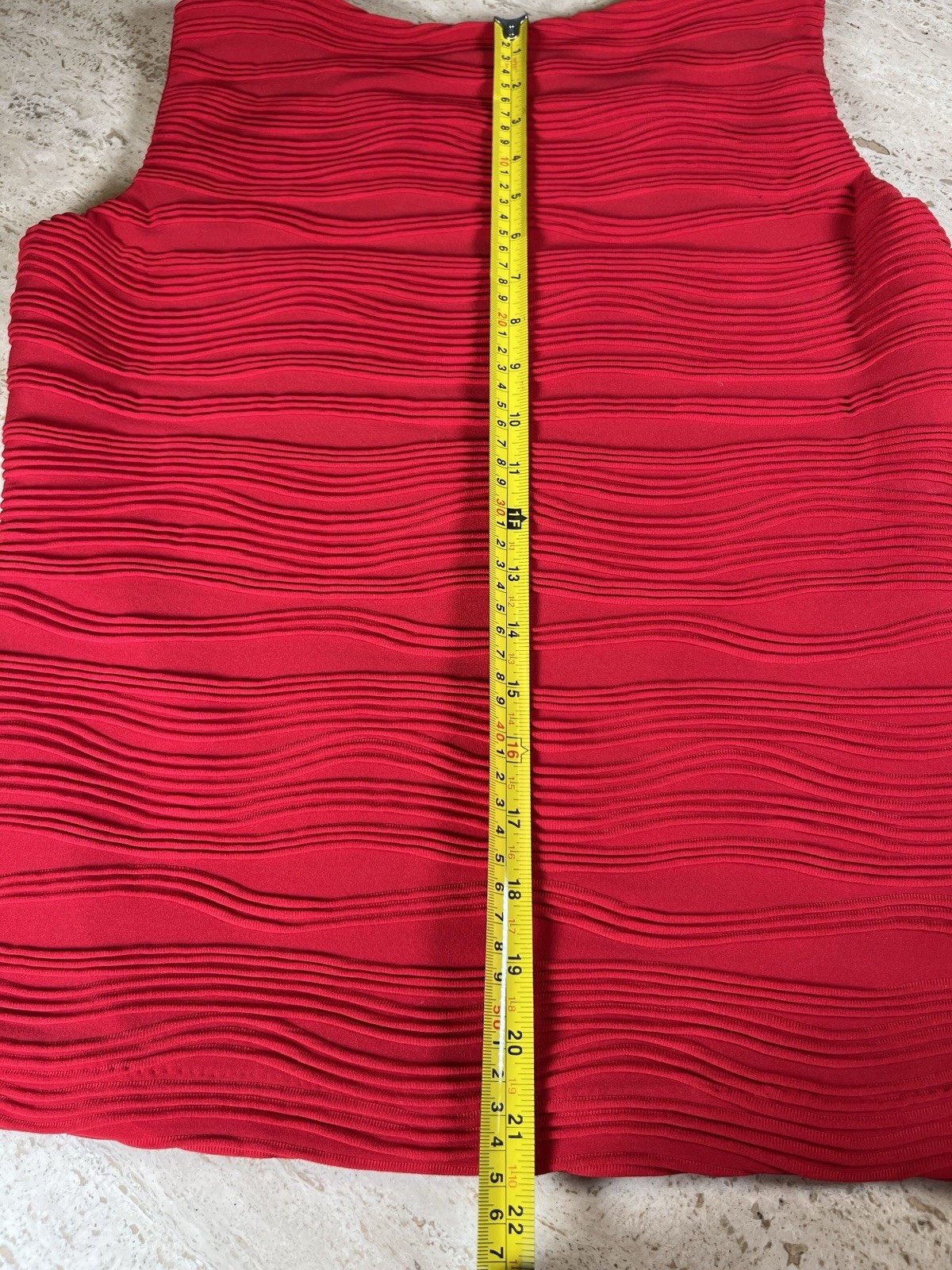 Calvin Klein Sleeveless Shell Lined Top Red Size Small Wavy Texture Design
