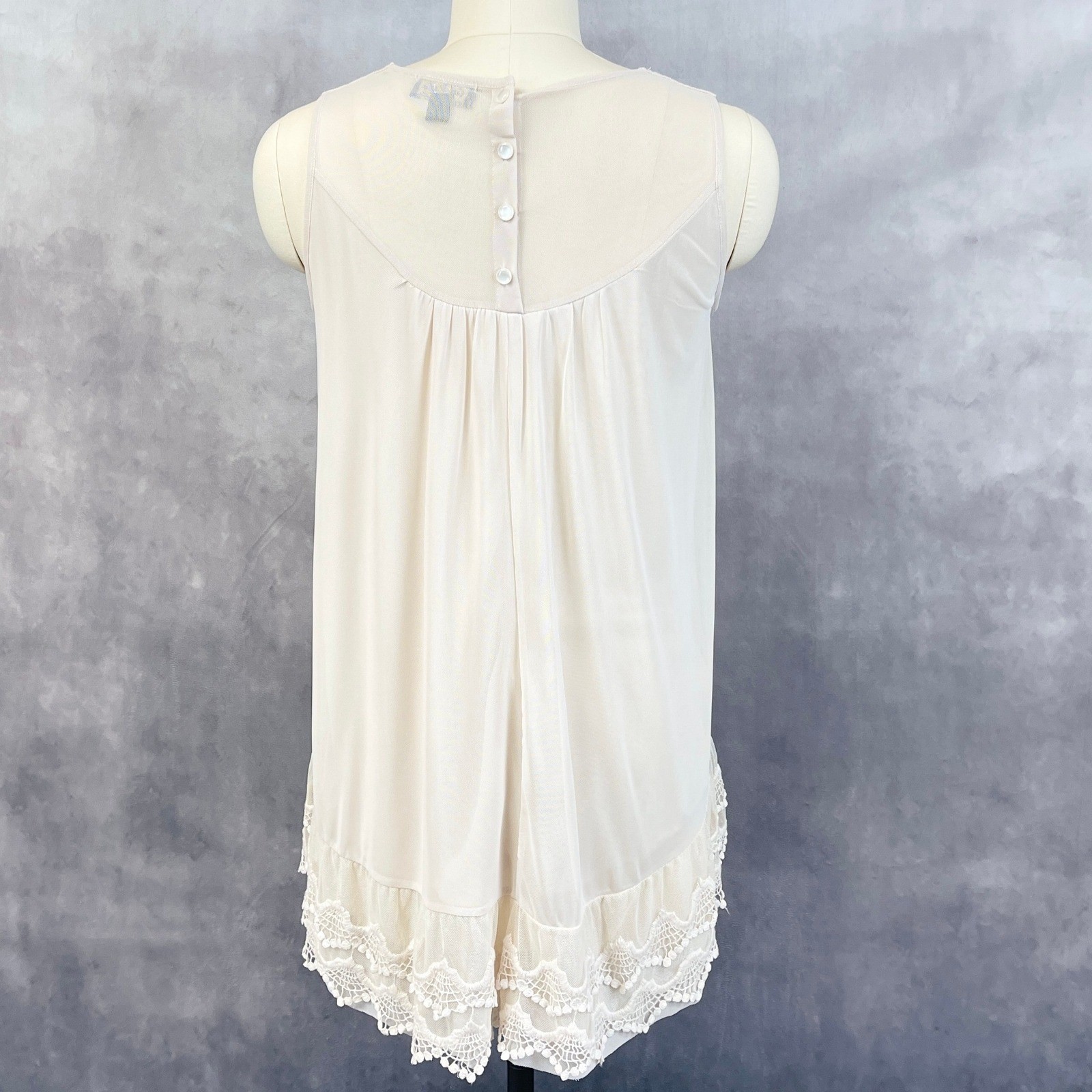 Cal Style Crochet Lace Ruffle Hem Sleeveless Tunic Top Women Small Boho Flowy