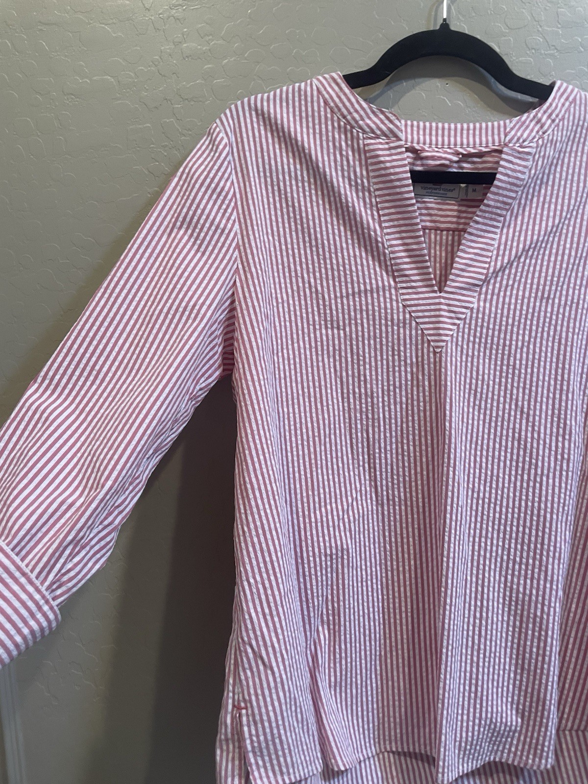 Vineyard Vines Women’s Pink/White Striped V-Neck 3/4 Roll Tab Blouse M