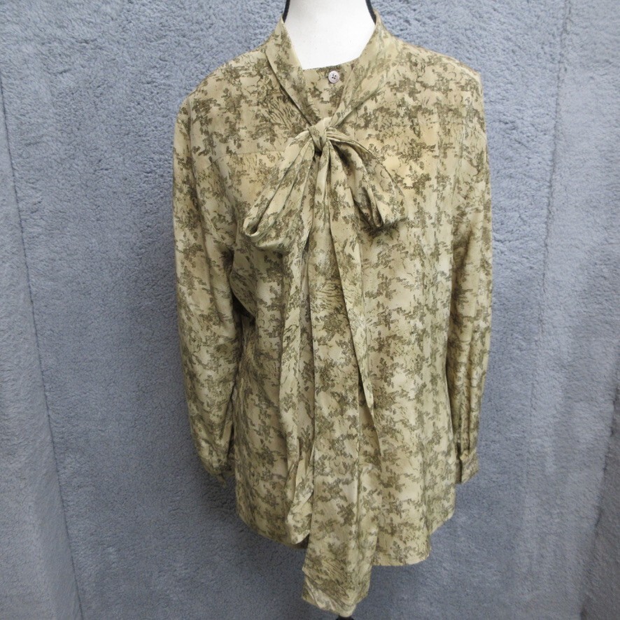 Linda Allard x Ellen Tracy Shirt Women 8 Tan Geo Print Silk Tie Nk Quiet Luxury