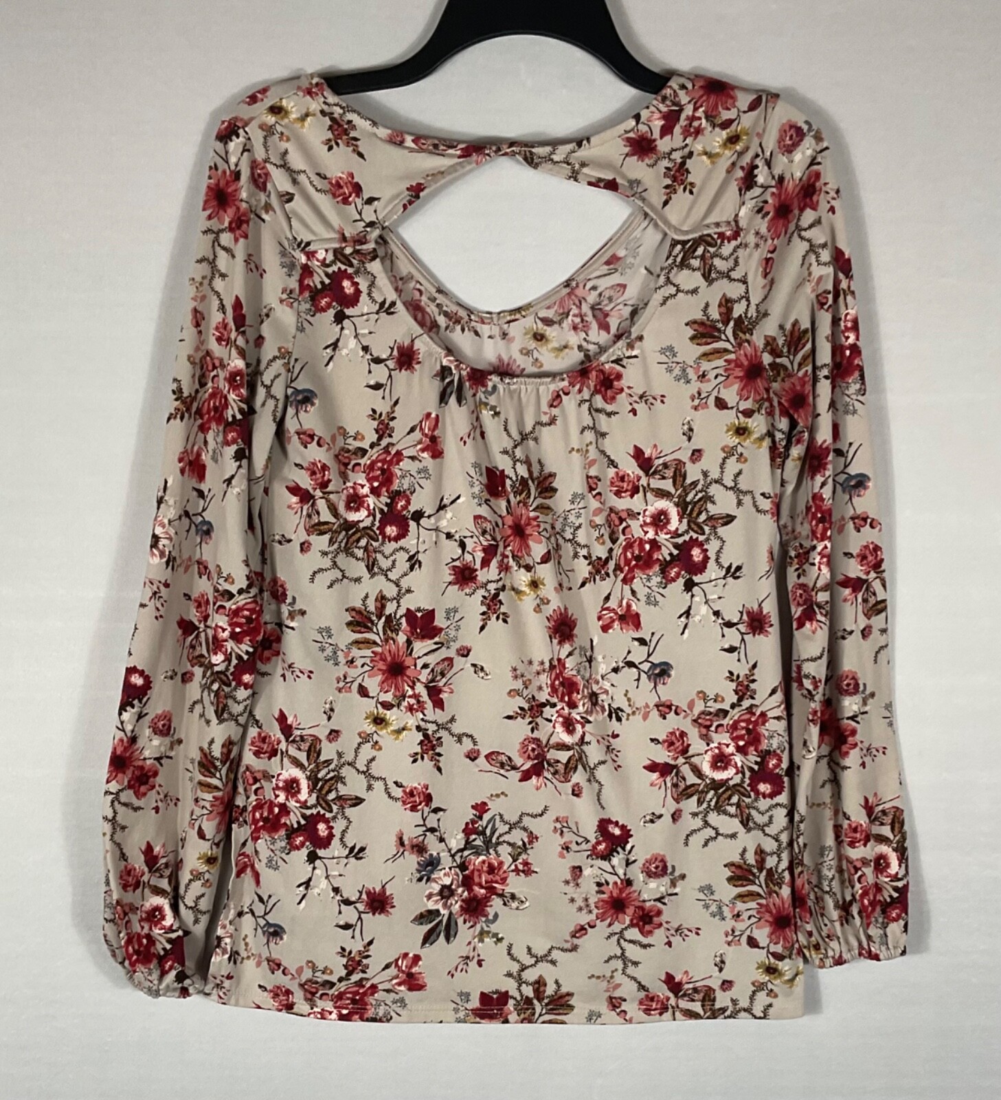 Daytrip Top Womens Small Beige Red Floral Knit Keyhole Back Pullover Long Sleeve
