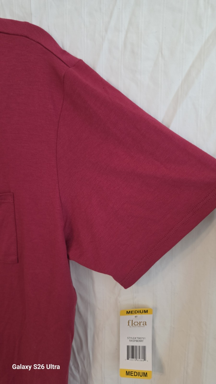 Flora Nikarooz Women’s TShirt Size Medium Red Pink Basic Tee Comfy Easy Care NWT