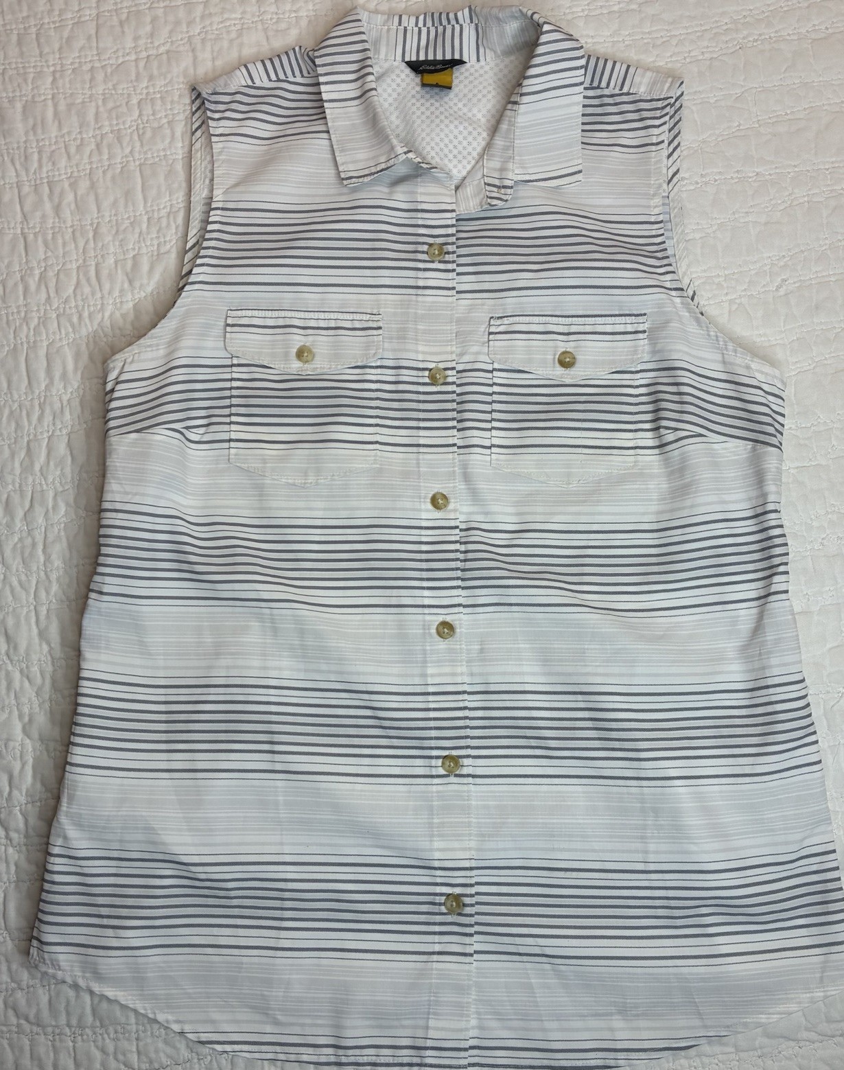 Eddie Bauer sleeveless womens button shirt Med hiking fishing travel outdoor