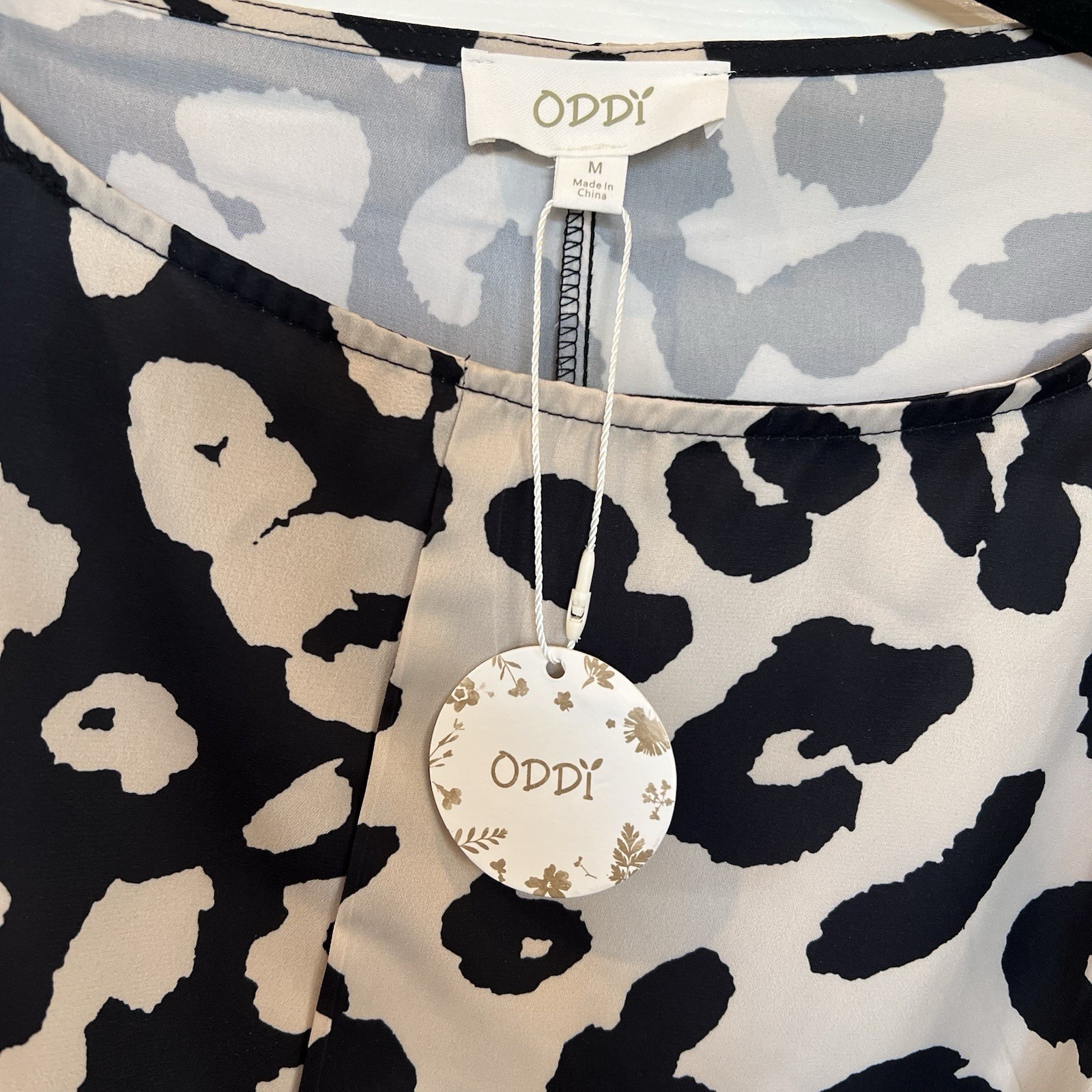 Women’s Size medium Oddy Brand Boutique Brand Blouse