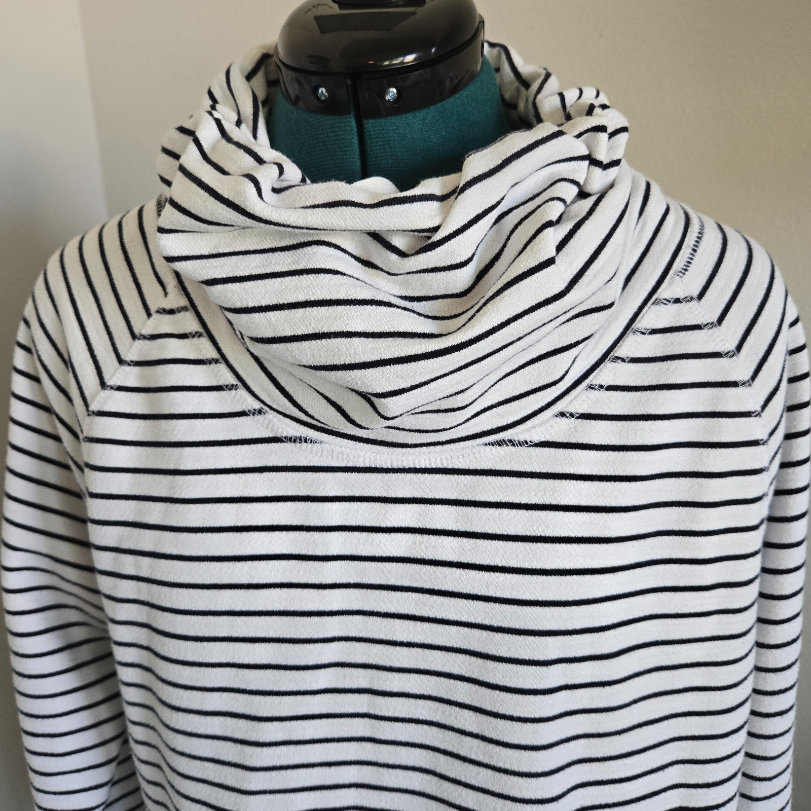 Tommy Hillfiger Womens sweatshirt cowl neck sz XL striped nautical long sleeves