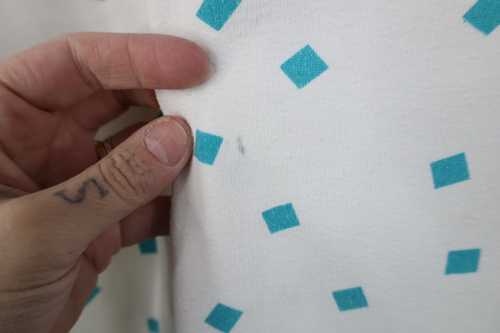 Vintage 90s Streetwear Womens Medium Geometric Box All Over Print T-Shirt White