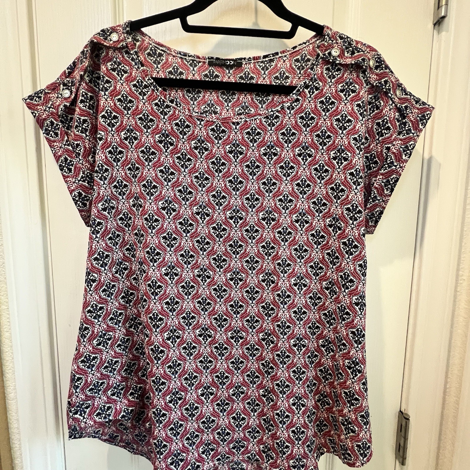 Paper Moon Women’s XL Red Black White Geometric Short Sleeve Blouse