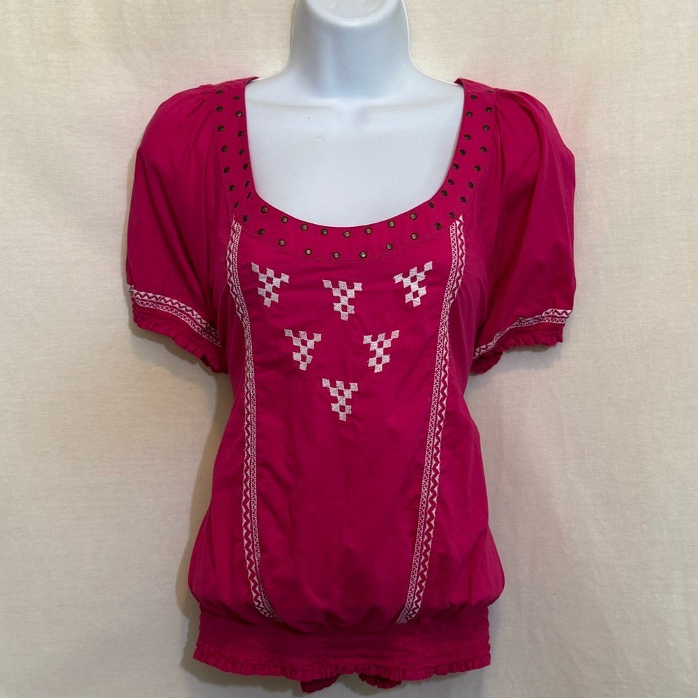 C-70 Cato Pink & White Embroidered Short Sleeve Pullover Blouse Size L