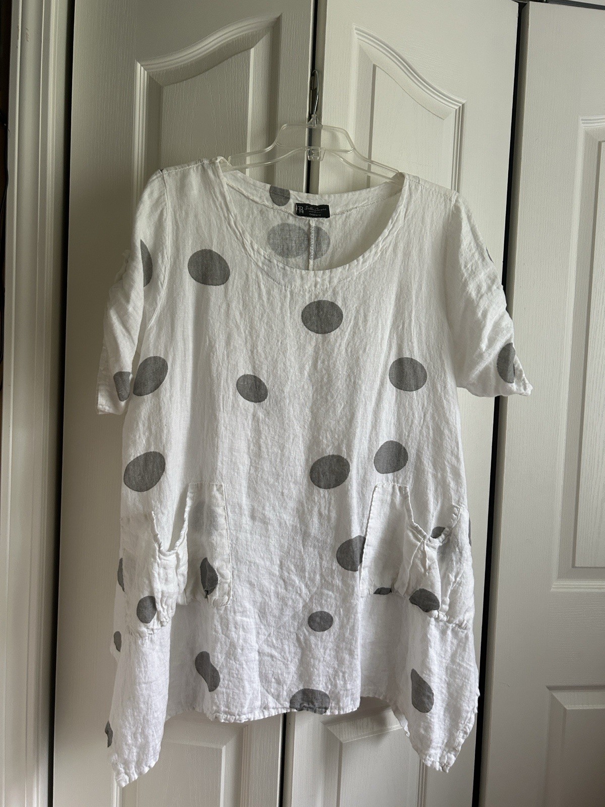 Very Cute White With Big Gray Polka , Dots Linen Material ￼ Size Large