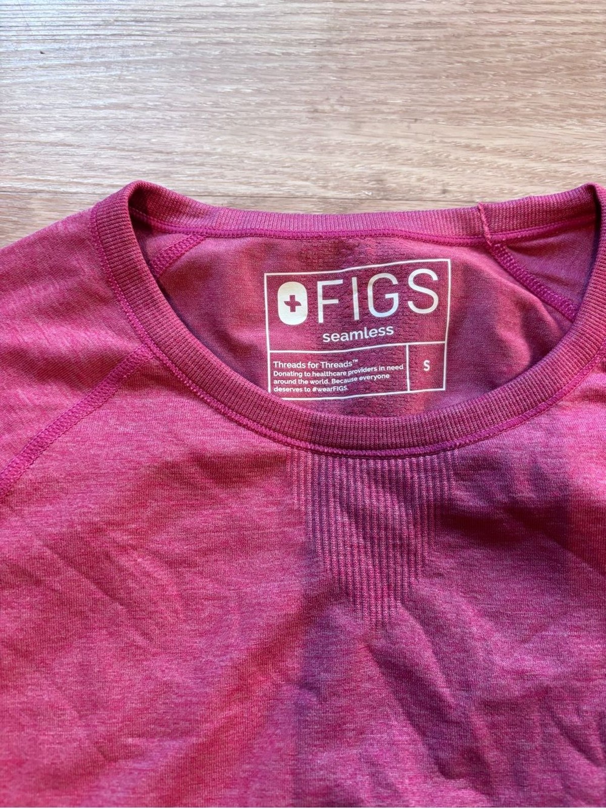 Figs Women’s Small Salta Seamless Shirt Underscrub Stretch Pink Nurse Hospital