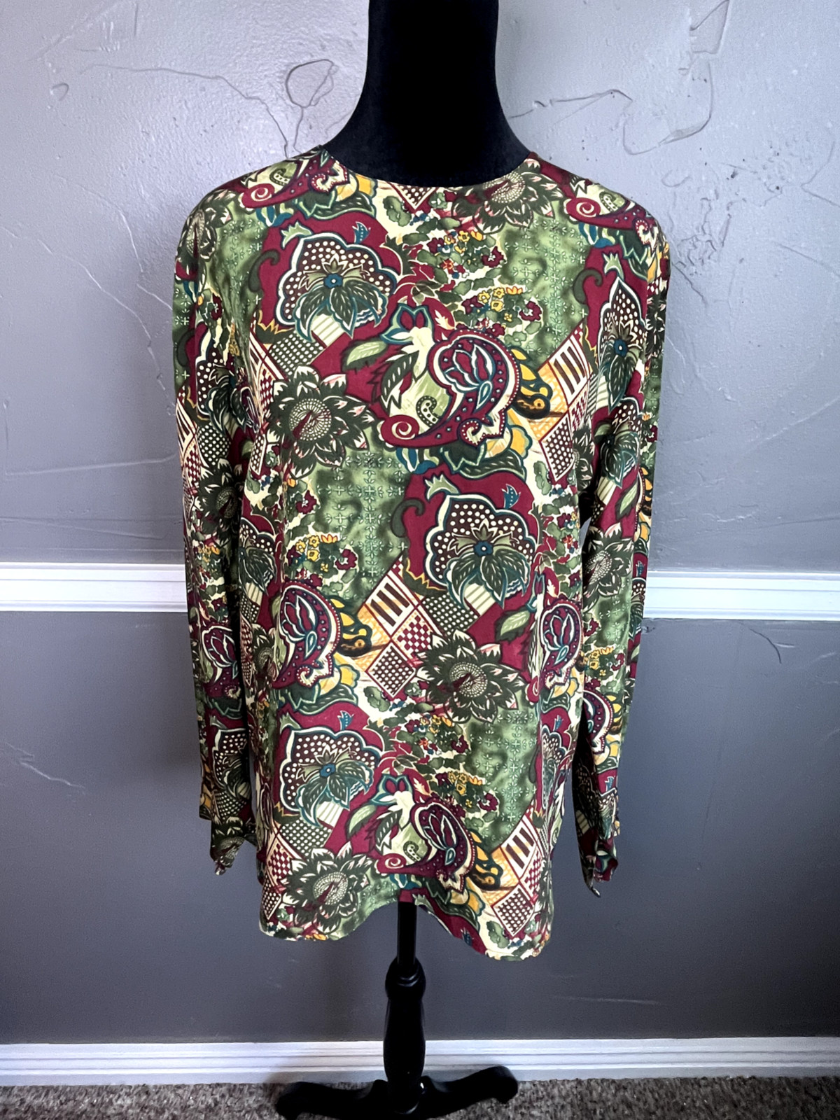 Casual Corner Women’s Top Size 10 Multi-Color 100% Silk Long Sleeve