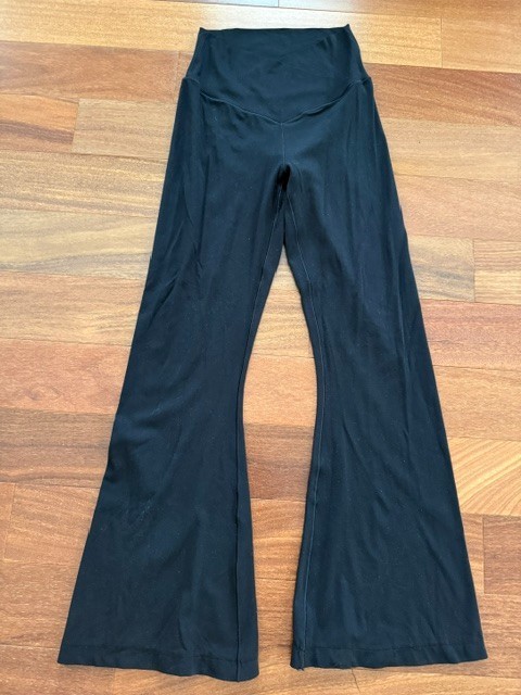 Offline by Aerie Women Black High Waisted Flare Leggings Sz M crossover waistban