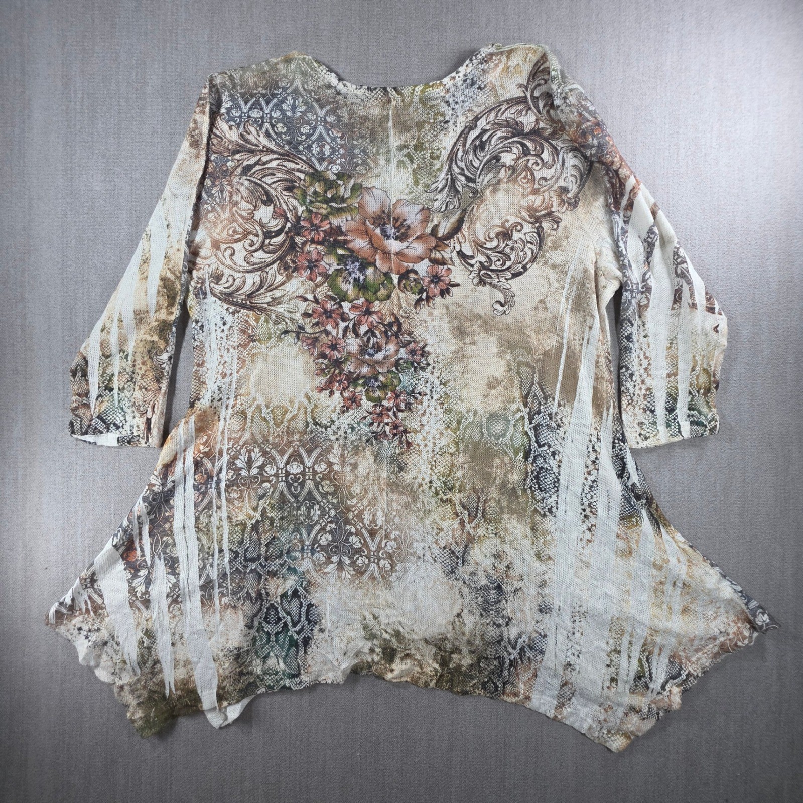 Studio Gem Q Top Women XL Multi Color Floral Rhinestone Sharkbite Hem Blouse