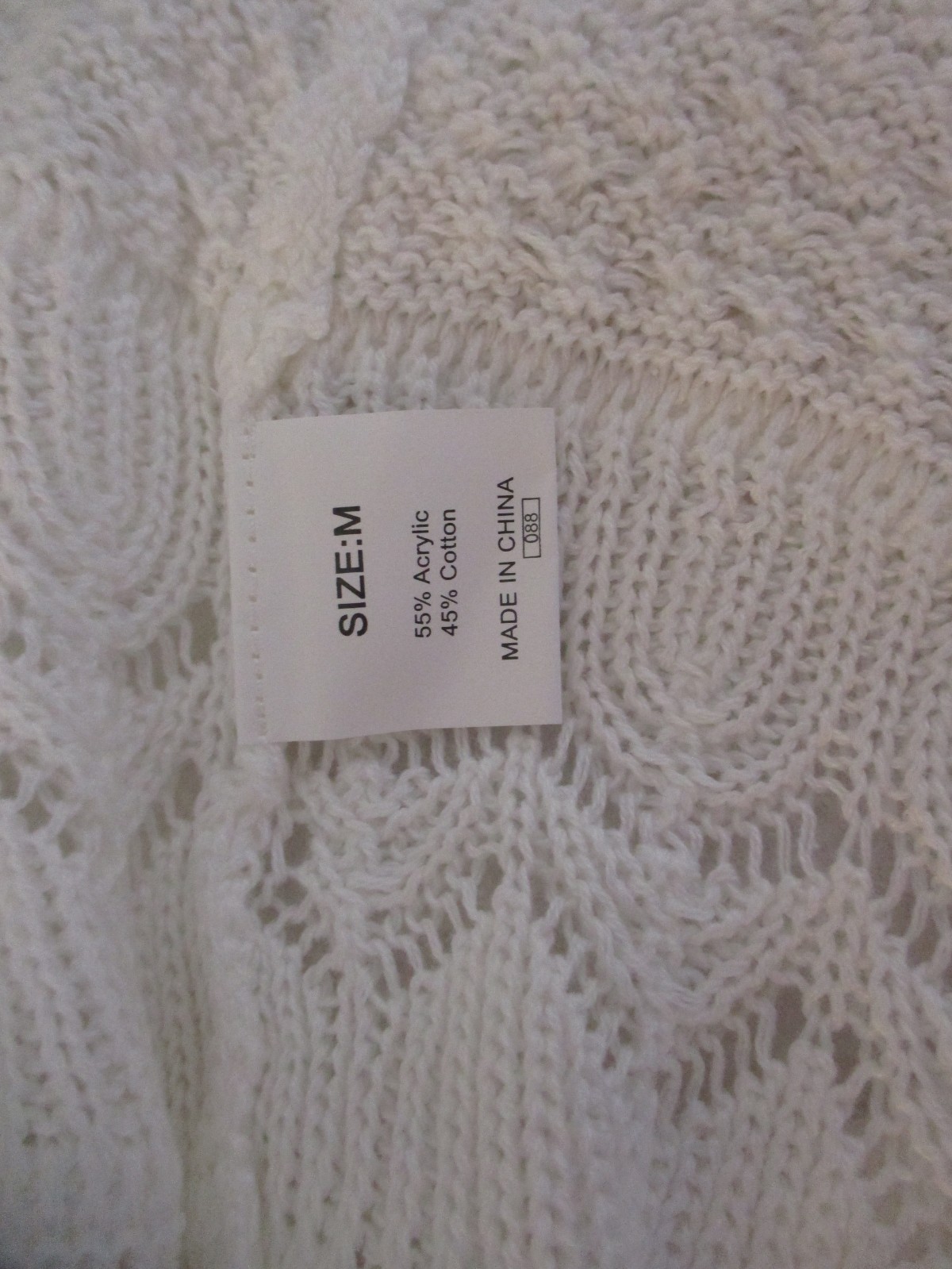 Dokotoo Women’s Knit Top Size M Short Sleeve White Round Neck