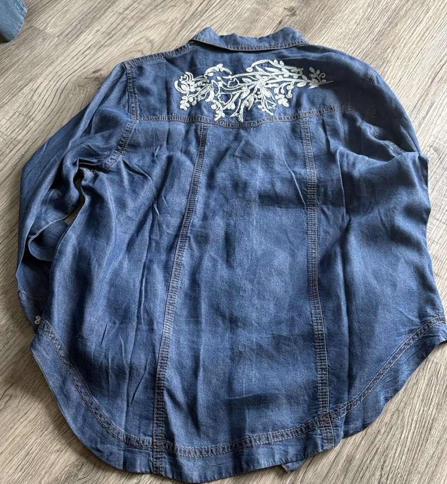 Solitaire Embroidered Snap Boho Western Shirt NWT