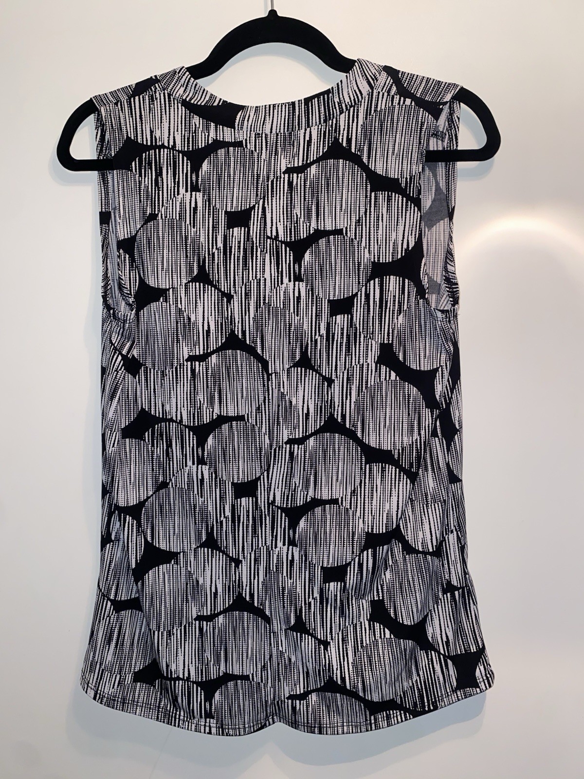 Diana Belle M Black White Geometric Circles Stretch Jersey Sleeveless Top