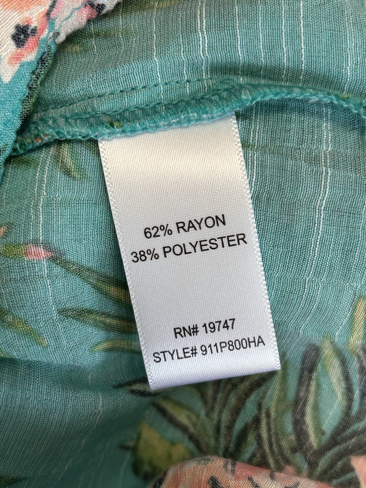 COUNTERPARTS~LARGE~GREEN & PINK FLORAL SHORT FLUTTER SLEEVE CASUAL-CAREER TOP~L