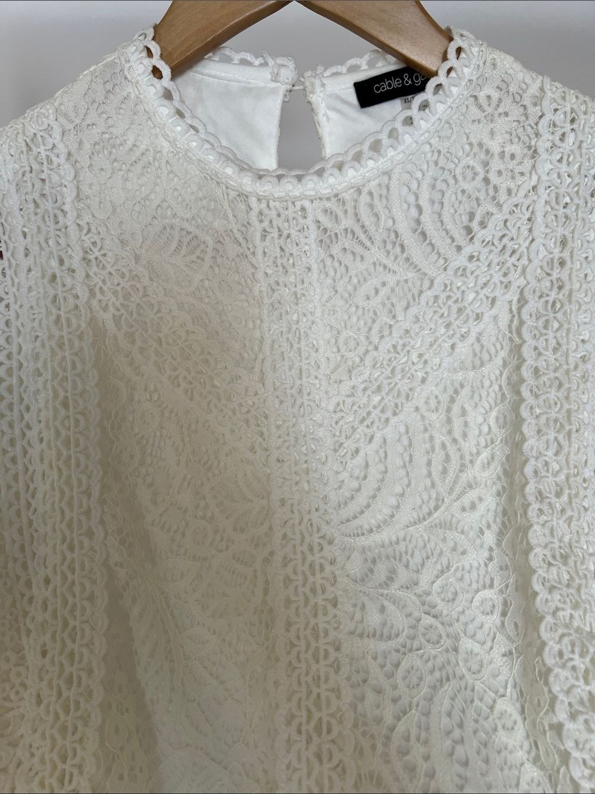 Cable & Guage Lace Trim White Camisole Top – Feminine Lace Detail, XS