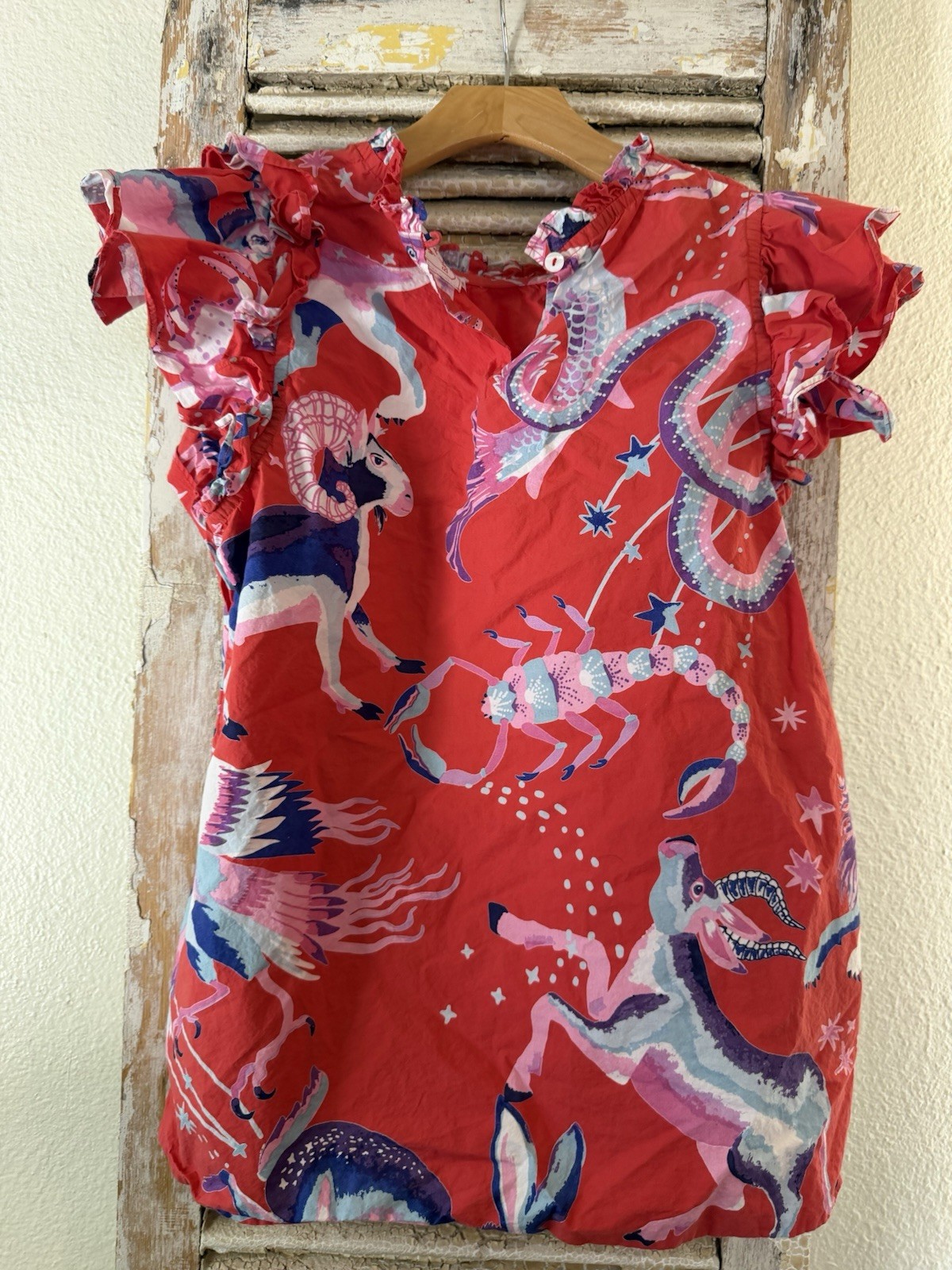 B8 Banjanan Top Women L Colorful Animals Flutter Sleeve Boho Ruffle Blouse