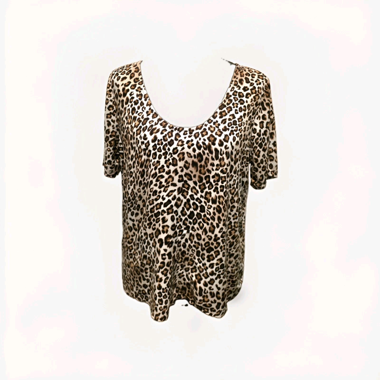 Velvet by Graham & Spencer Leopard Print Top Small Scoop Neck Short Sleeve EUC