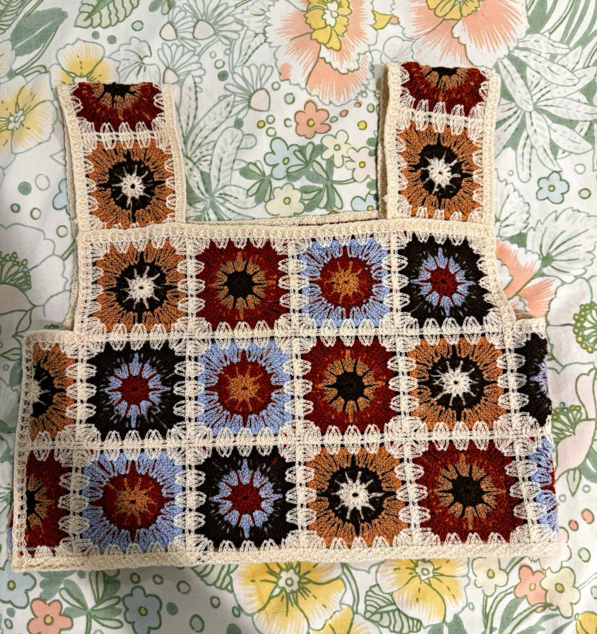 En Crème Cotton Multicolor Crochet Granny Square Crop Tank Top One Size