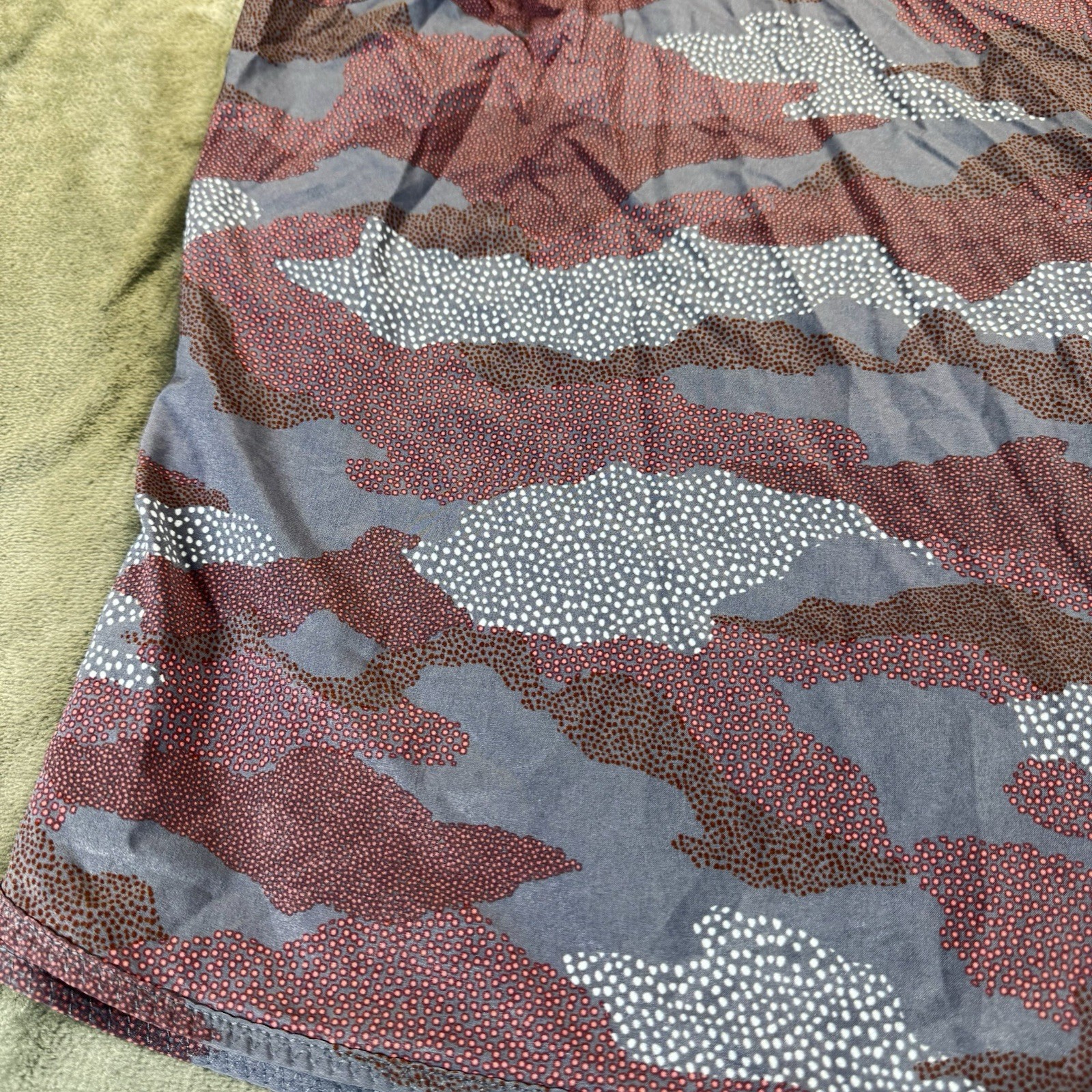 KUHL SZ L Women’s Vantage Camo Dot Performance Tank Top Ultra Lightweight NWOT