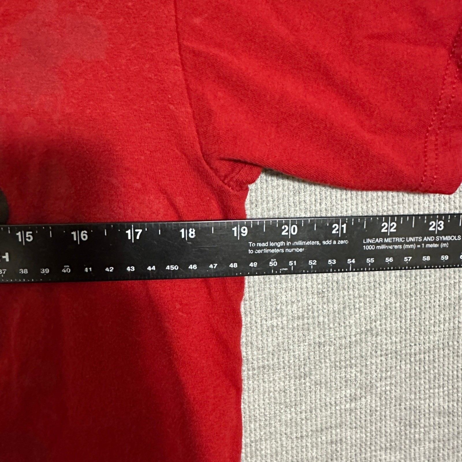 Quiksilver Womens XL Red Logo Graphic Tee Y2K Surf Skate Streetwear