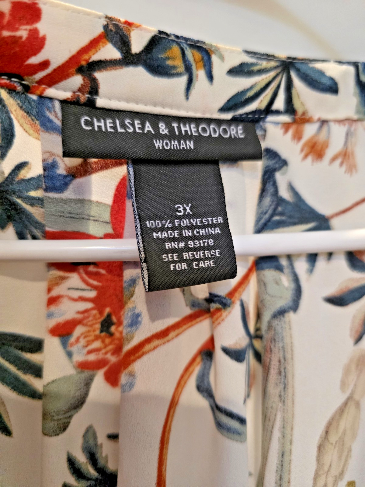 Chelsea & Theodore White Floral Polyester V-Neck Blouse Plus 3X