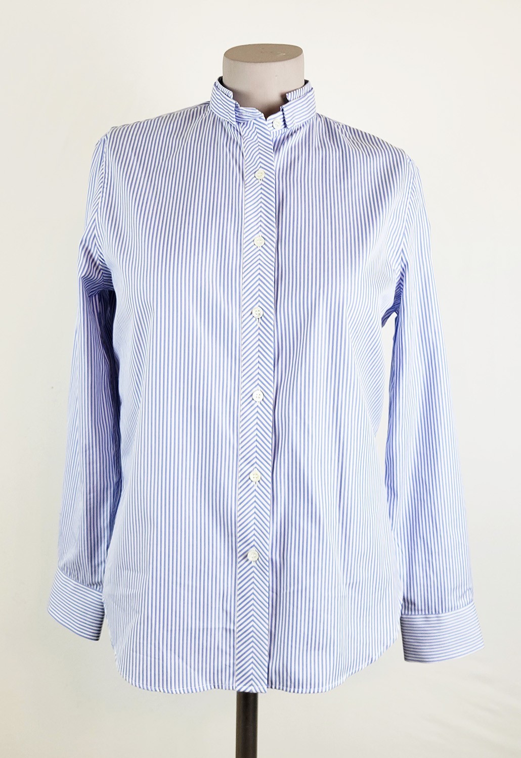 Figaret Paris light blue and white stripe w/ contrast button up shirt size 34 XS