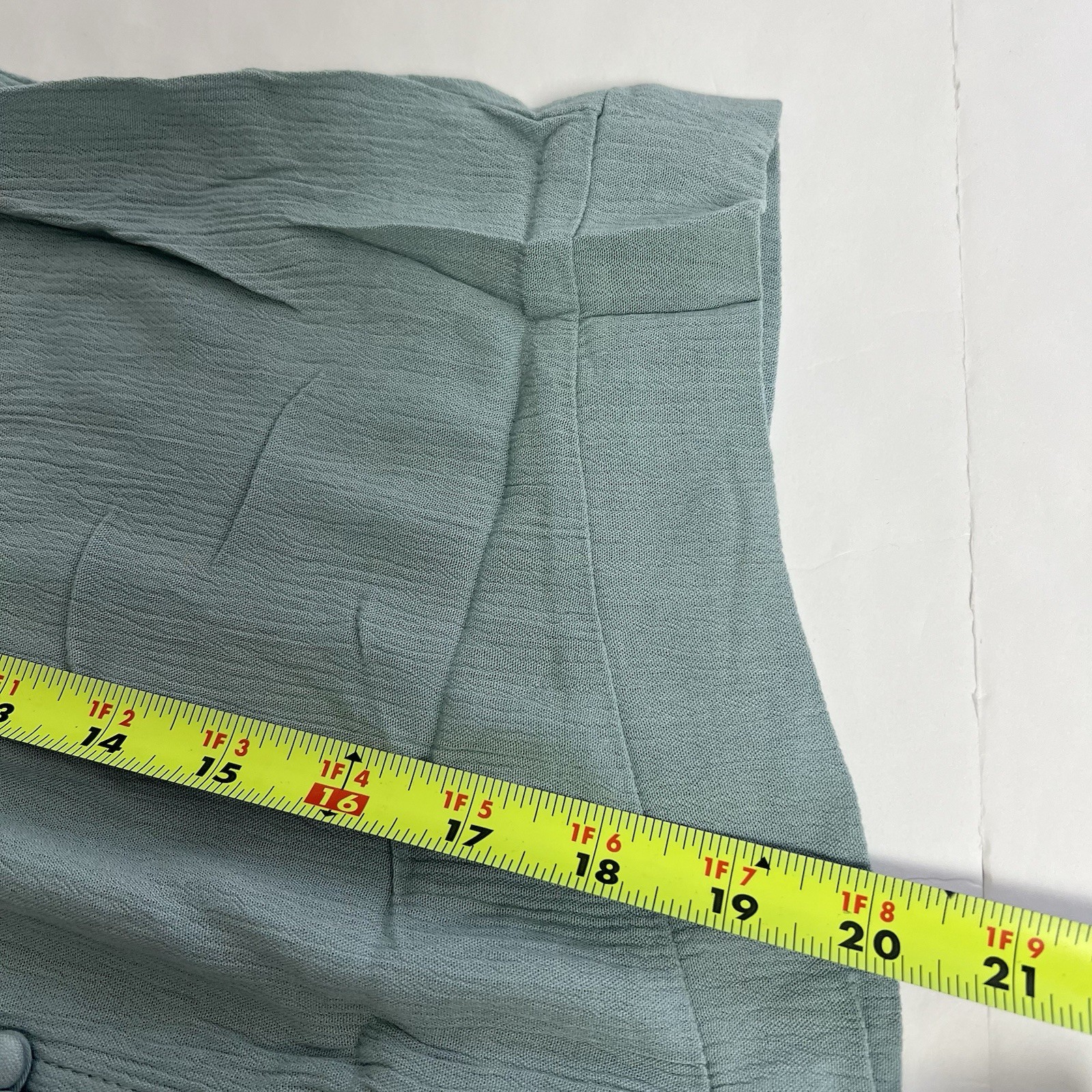 ACTIVE USA Women’s Pullover Top Sz Large Color Green Crinkle Button/Tie Front