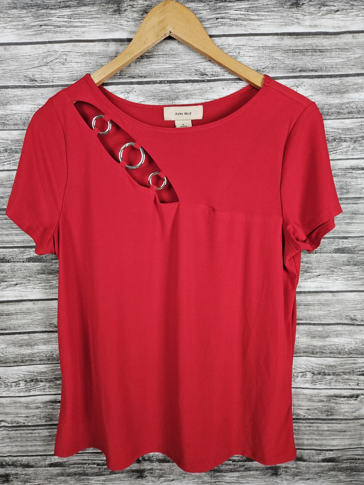 DIANA BELLE Women’s Size L Red Geometric Cut Stretch Pullover Shortsleeve Blouse